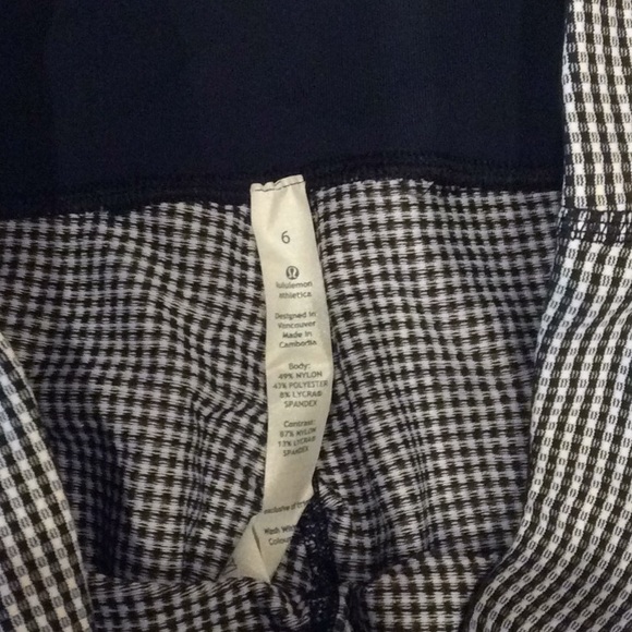 Lululemon Wunder Under Crop size 6 BNWT! - Picture 3 of 4